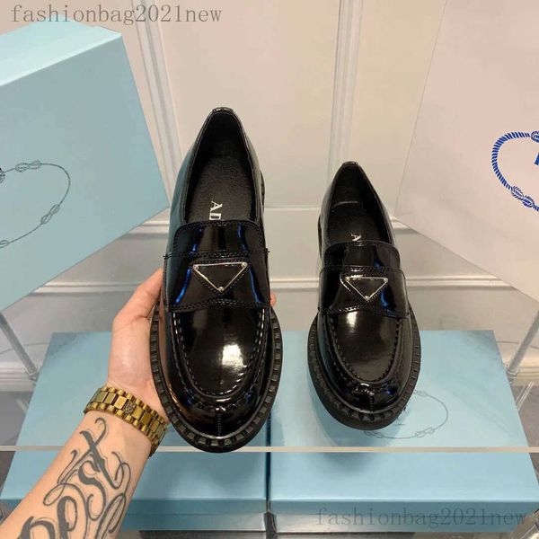 

Designer fashion Luxury Classic prads shoes triangle leather loafers womans shoes thick soled British style small leather shoes Casual outdoor shoes