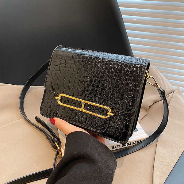 

50% off 2023 fashion handbag new pig nose crocodile pattern tofu flight attendant one shoulder crossbody small square bag