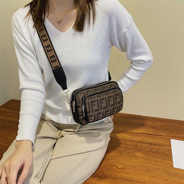 

50% off 2023 fashion hand canvas women's new fashion canvas printed broadband single-shoulder messenger versatile three-layer mobile ph