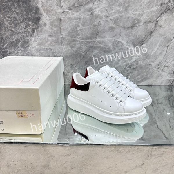 

2023luxury designer shoes men womens white luxury designer sneaker lace up genuine leather sneakers fashion women casual designer sneaker, Black
