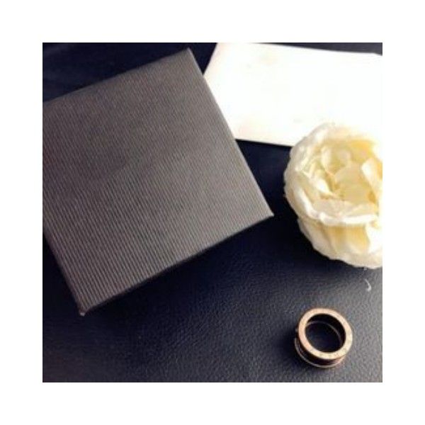 

2 box. need more pictures to contact the seller, Blue;gray