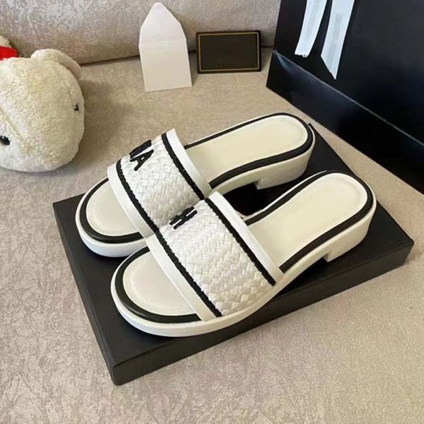 

2023 luxurys designers sandals for men women classic floral brocade slides flats leather rubber flip flops gear bottoms beach shoes, Black