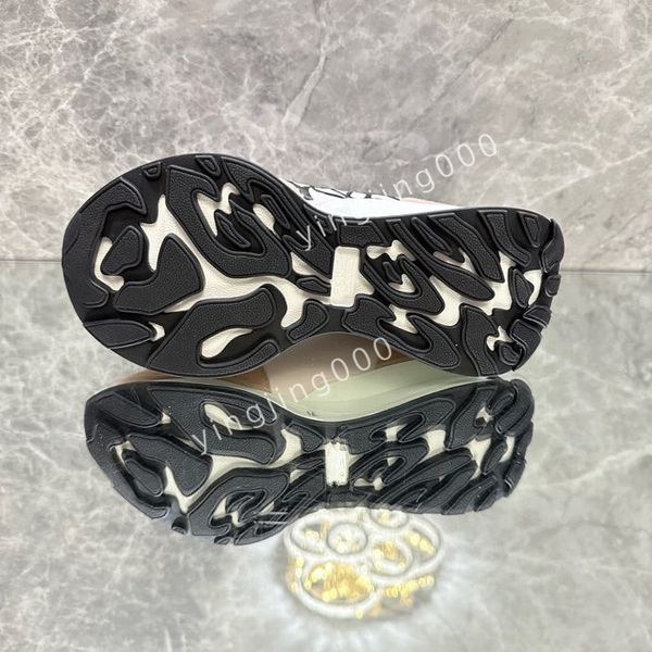 

designers sneakers camouflage casual shoes stylist women mens shoes designer checkered studded flats mesh fashion trainers2023, Black