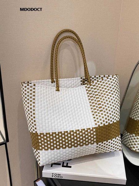 

luxury designer new summer casual tote 2023 large capacity straw woven shoulder bag fashion versatile shopping for women handbag 230512