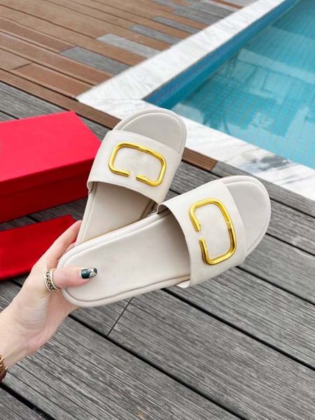 

womens designer sandals luxury womens classic slippers luxury leather shoes beach outdoor sandals rubber fashion versatile item, Black