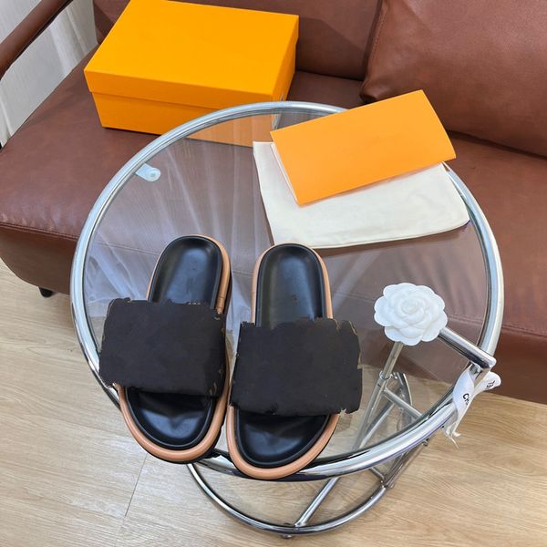 

famous brand beach slippers classic flat heel summer designer fashion flops leather lady slides women shoes l bath ladies 0426, Black