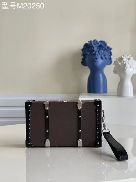 

genuine leathe brand all-match western-style mirror small bag women's new trendy messenger bag patent leather glossy diamond single sho