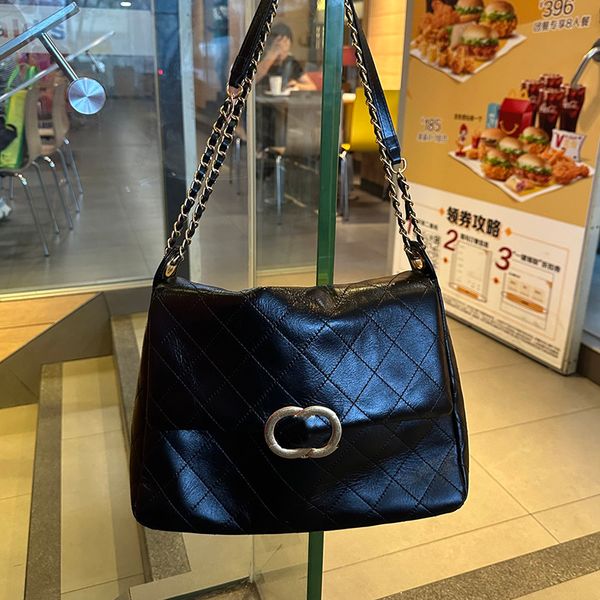 

vintage casual jumbo calfskin baguette bags classic flap black purse large capacity outdoor sacoche silver metal hardware matelasse shoulder