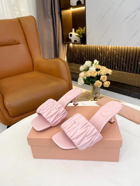 

famous brand channel beach slippers classic flat heel sandals summer designer flip flops leather lady slides 0426, Black