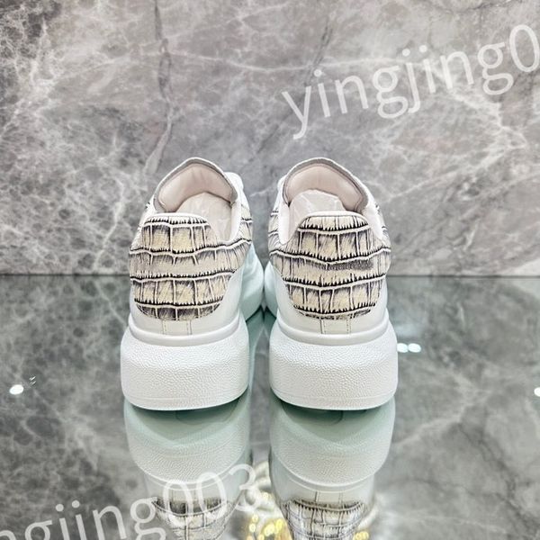 

2023 new luxurys classic men's ladies casual shoes designer fashion leather flat street couple sneakers outdoor running shoes, Black