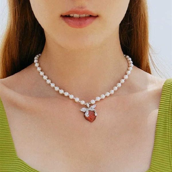 

he family's strawberry popper pearl necklace ju jingyi's same small design collar chain friend gift female ornament, Silver