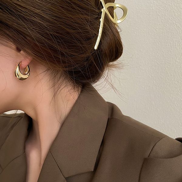 

designer jewelry metal drop earrings women's simple fashion studs, Golden;silver