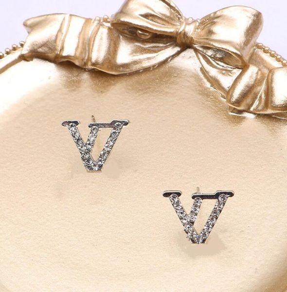 

brand designer earring letter v retro earrings circle fashion luxury jewelry woman earring gift accessoriesy 20style, Golden;silver