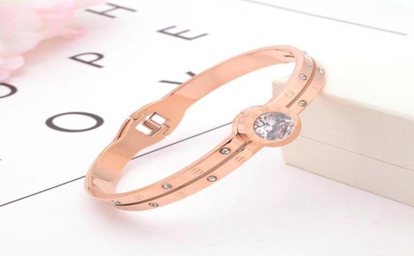 

bangle european and american fashion titanium steel diamond bracelet women039s ornament bracelets for women3631259, Black