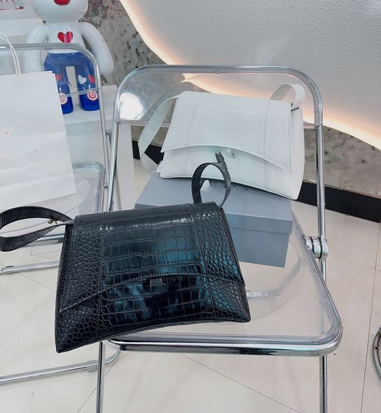 

the new women's designer bag leather cross-body bag