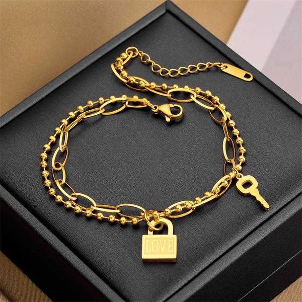 

selling simple style bracelet titanium steel couple heart lock korean personalized and small fresh wholesale, Golden;silver
