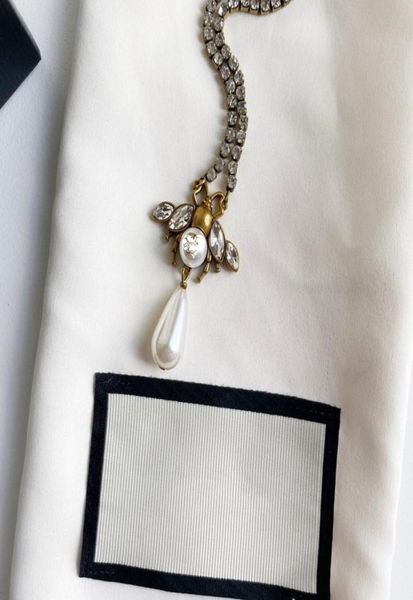 

european american retro letters pendant necklaces female net celebrity explosion small bee pearl clavicle chain fast 5649999, Silver