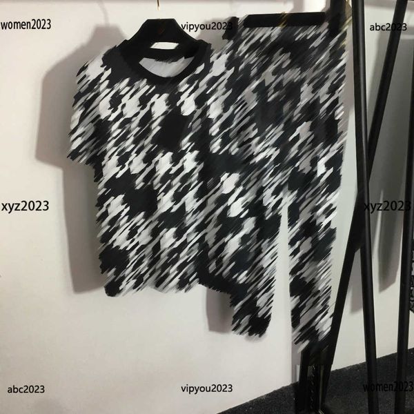 

womens designer clothing high end sports suit 2pcs letter printed short sleeved t-shirt and elastic waist casual pants ing, White