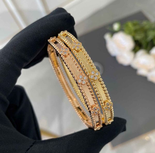 

2023 luxury quality charm punk band bracelet with diamond and flower design in three colors plated have box stamp ps5118, Black