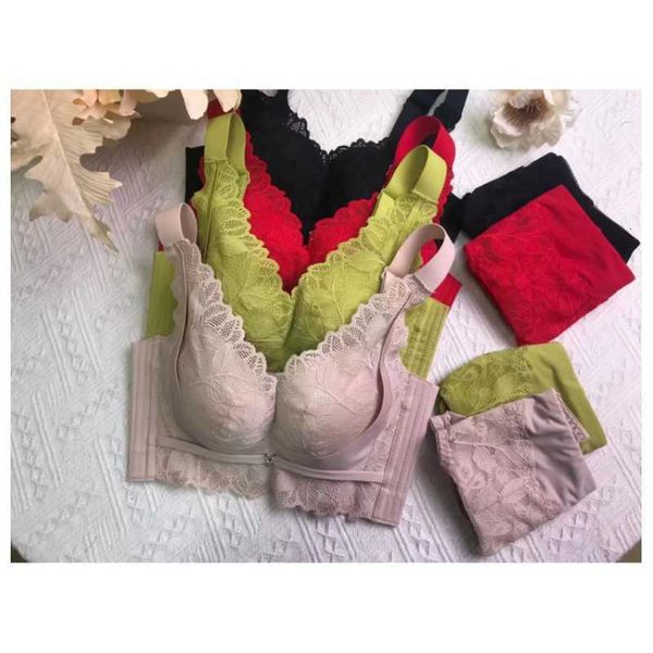 

the gathers and forms shape without steel ringsw itha hinc upa djustmentt ypeu nderweart hath, Red;black