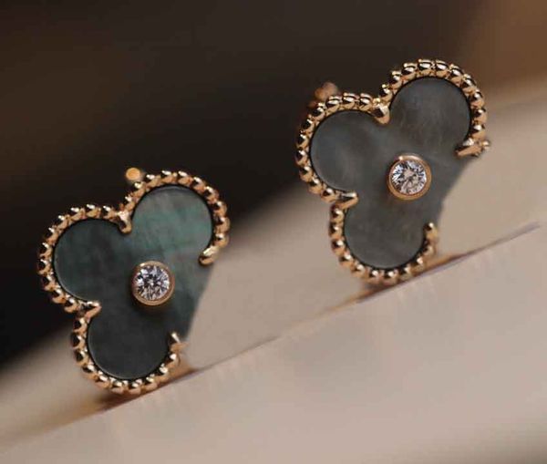 

2023 luxury quality v gold material charm clip earring with sparkly diamond and grey shell beads beads have box stamp ps5101, Golden