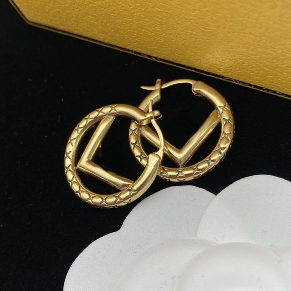 

new letter circle earrings female fresh college fairy sweet cute all-match silver needle earrings, Golden;silver