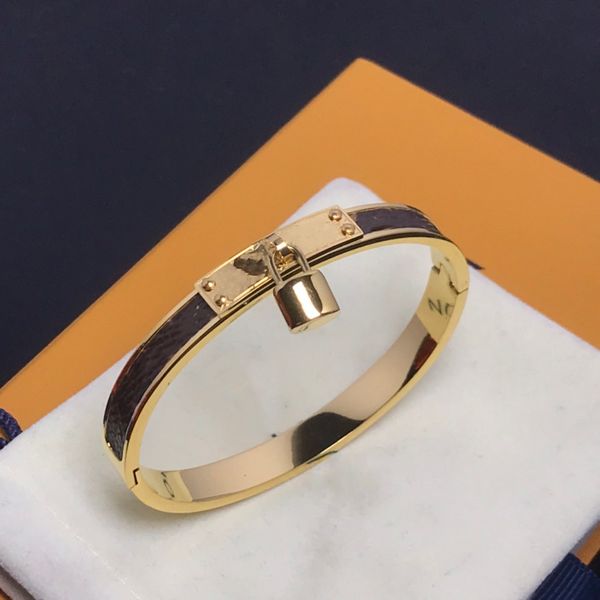 

designer bracelet bangle charm bracelet luxury with lock bracelets women old flower letter jewelry plated gold stainless steel wristband cuf, Black