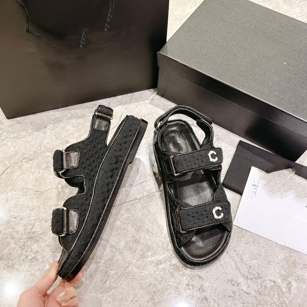 

2023 new pattern cc luxury designer outdoor beach shoes flat classics slippers fashion women leather slides p leather high-quality casual sa