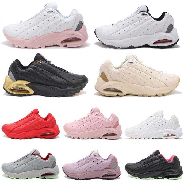 

mens womens running shoes triple black white pink sail black metallic university gold trainers sneakers triple s casual shoes