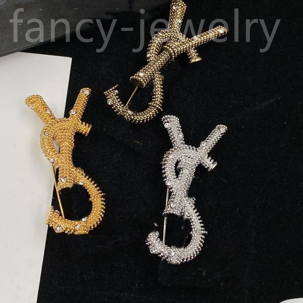 

2023fashion pearl golden brooch designer brooches women party brooch men crystal luxury jewelry12, Gray