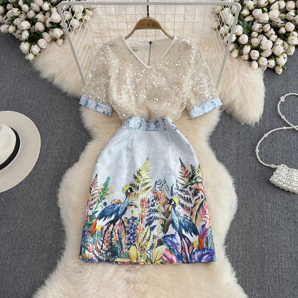 

2023 summer fashion celebrity temperament dress v-neck sparkling sequin spliced slim fit print short wrap hip dress, Black;gray