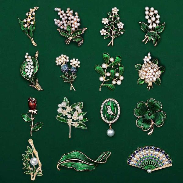 

pins brooches exquisite fashion tren alloy enamel white floral leaf brooch lily of e valley pin jewelry for womenl230315, Gray