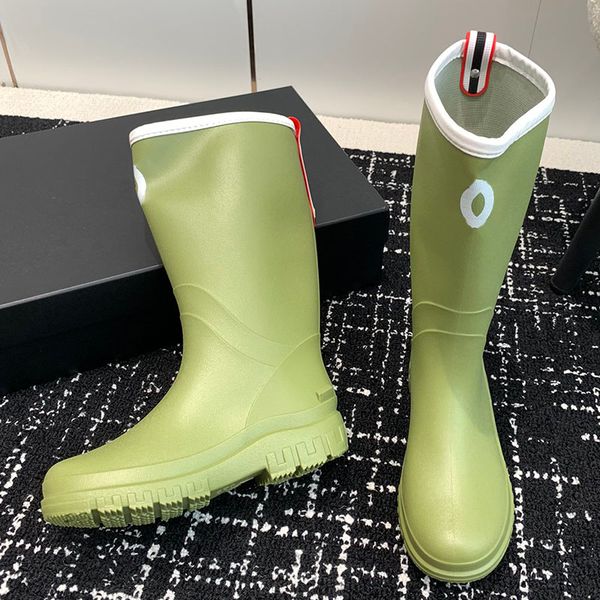 

womens rain boots non-slip rubber sole 23ss summer designer slip on outdoor casual shoe classic black pink green ladies large size 41 mid-le