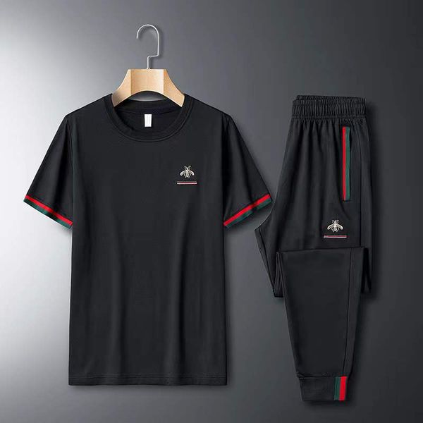 

plus size mens tracksuits designer summer bee suits t shirt set shirts shorts sets man luxury outfits sportswears -5xl, Gray