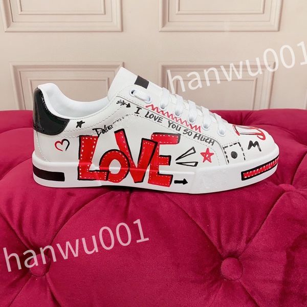 

2023 luxury designer men sneaker women calfskin trainers leather lace up shoe popular casual shoes sneaker white black