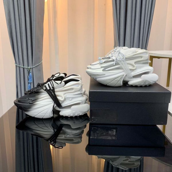 

2023 designer sneakers fashion luxury leather running shoes men women unicorns metaverse low-trainers in neoprene thick platform soles blam
