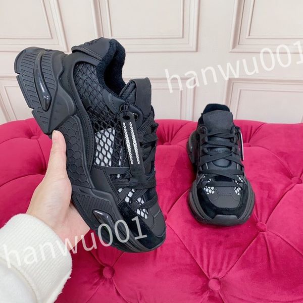 

2023 new luxurys designer men sneaker women calfskin trainers leather lace up shoe popular casual shoes sneaker white black
