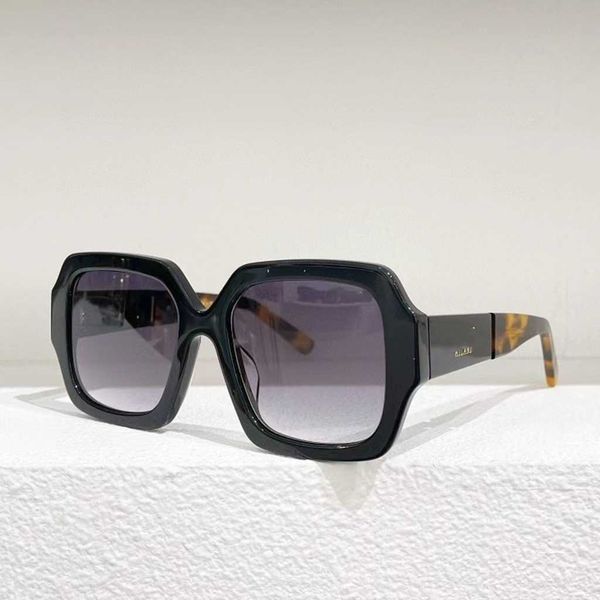 

designer triangular signature cool sunglasses luxury super new net red same personalized large square women's versatile japanese and ko, White;black