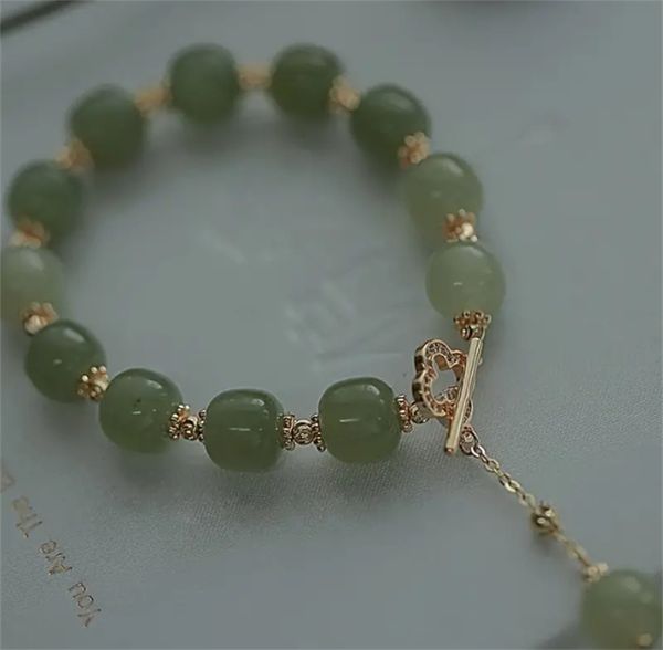 

chinese style good meaning hand jewelry: imitation jade beaded bracelet for new year decoration, Golden;silver