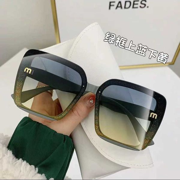 

2023 internet celebrity same fashion square shiny high-end korean version brown large frame display small sunglasses female, White;black