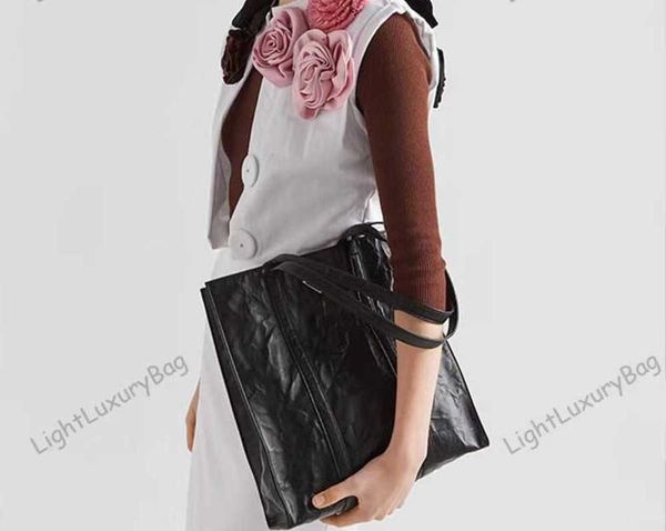 

brand pleated tote women designer super capacity shopping handbag waterproof fabric quality hardware accessories luxury travelling bags 2305