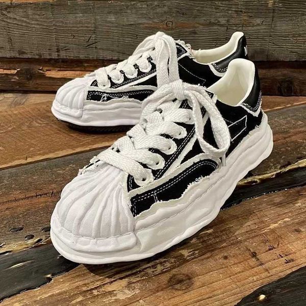 

co branded mihara yasuhiro mmy dissolving shoes for men and women versatile breathable small black and white shoes casual board shoes