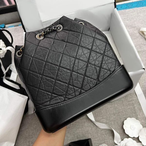

luxury womens genuine leather designer mens backpack crossbody back pack cc bookbag tote hand bag clutch school bag quilted shoulder chain m
