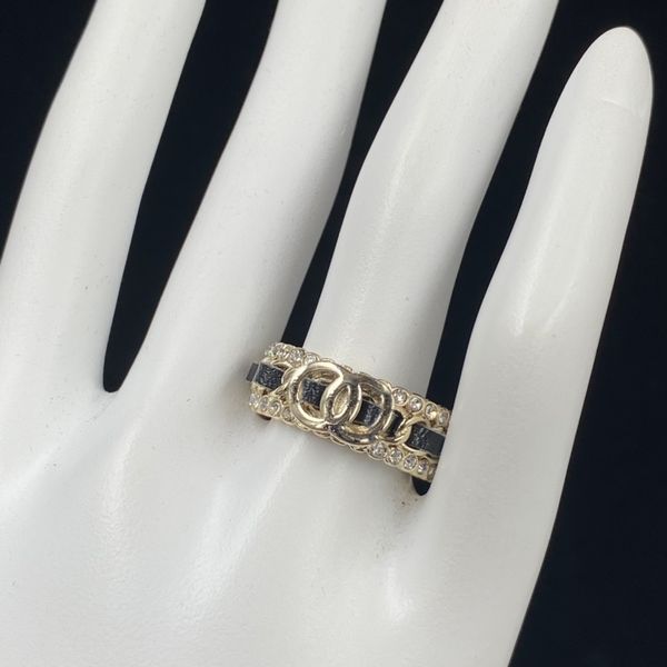 

the couple ring designed by the designer is suitable for grand and fashionable jewelry, party gifts, wedding gifts for women, Silver
