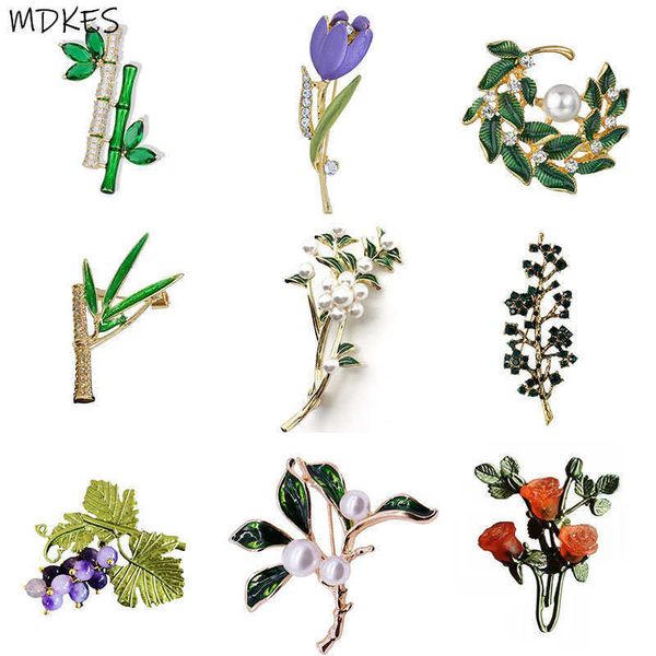 

pins brooches plant flower series small rhinone oil dripping fashionable delicate brooch for men and womenl230315, Gray