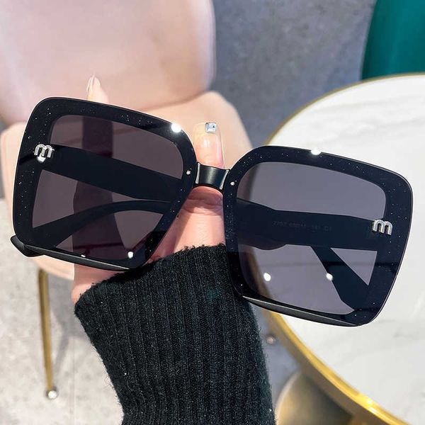 

2023 new square set with flash pink frame fashion sunglasses 7703, White;black