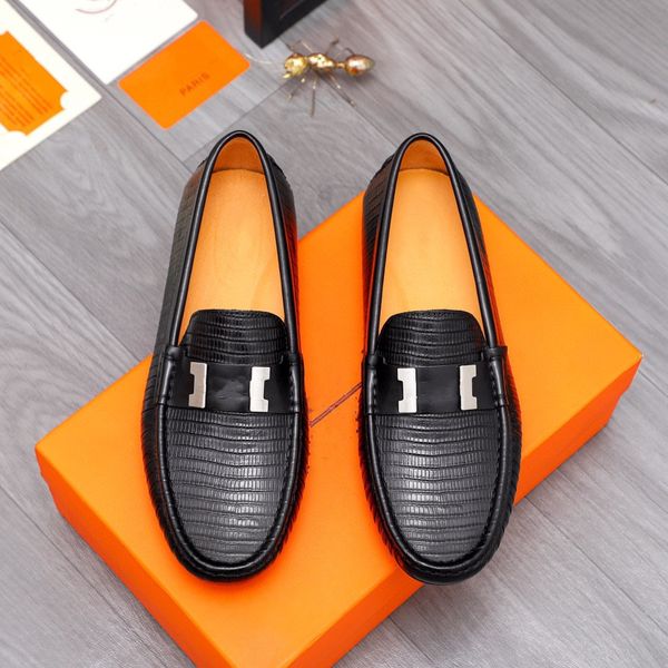 

2023 new fashion luxurious suede leather designer loafers moccasin casual men oxfords shoes male fashion pointed toe man shoe, Black