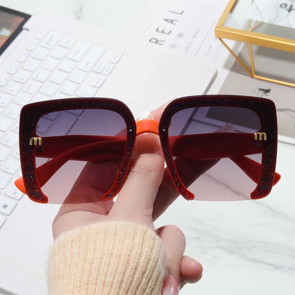 

the new square large frame are same as the h family's fine flash edge high-end mesh red sunglasses fashionable ins sunshades, White;black