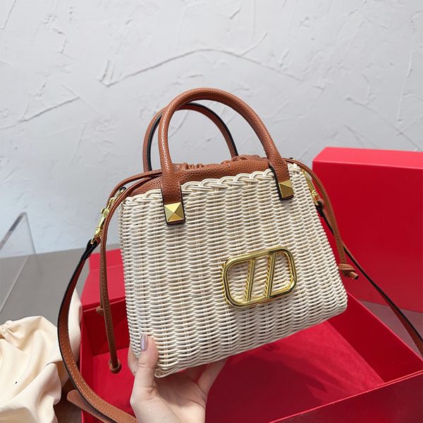 

designer crossboday bags for womens luxury straw cross body bag fashion bucket shoulder bag brand letter v camera case bags purse 2305161pe