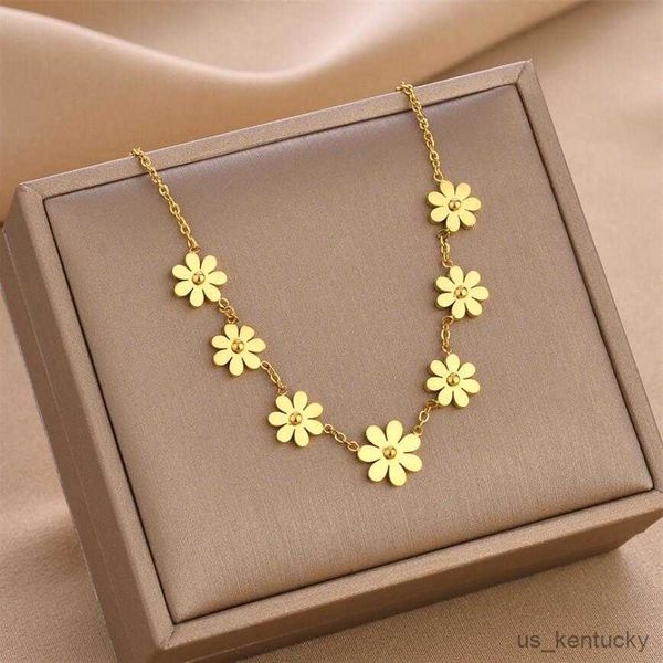 

pendant necklaces stainless steel sweet seven little daisy pendant nelaces clavicle chain for women fashion fine jewelry party gifts, Silver